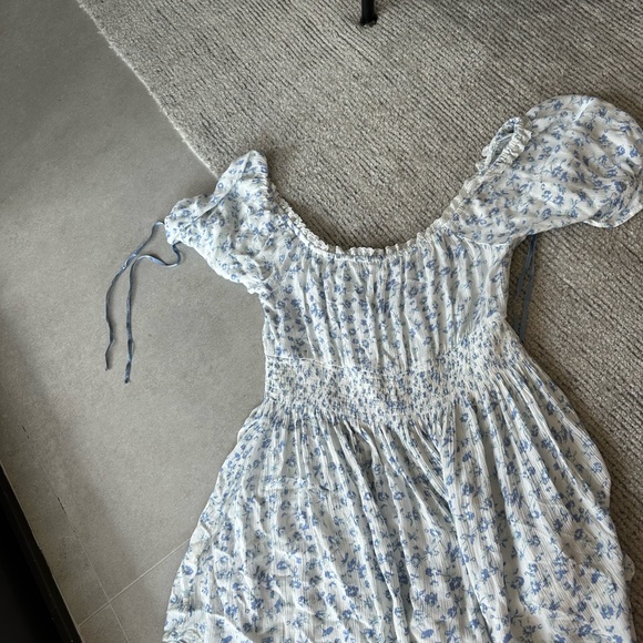 Floral Off-Shoulder Romper - Picture 4 of 4